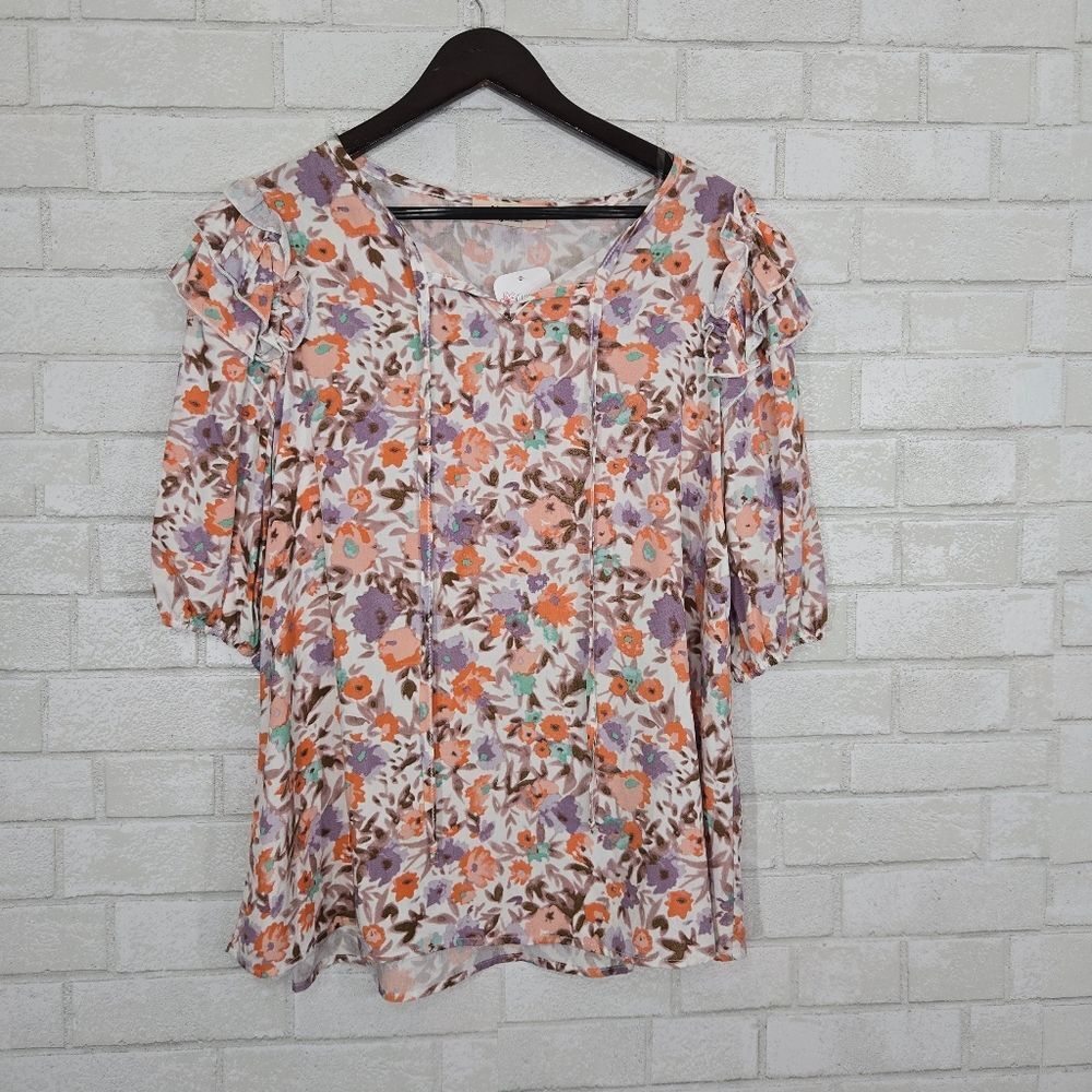 Haptics NWT floral top